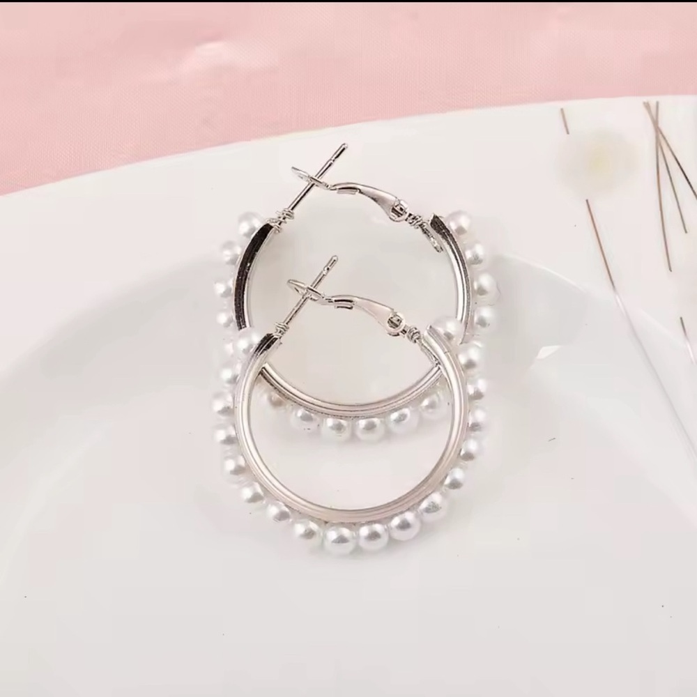 Elegant NWT Silver Tone Faux Pearl Beaded Hoop Earrings - Chic & Trendy!